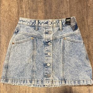 Abercrombie & fitch Light Blue Denim Button-Front Mini Skirt size 24/00